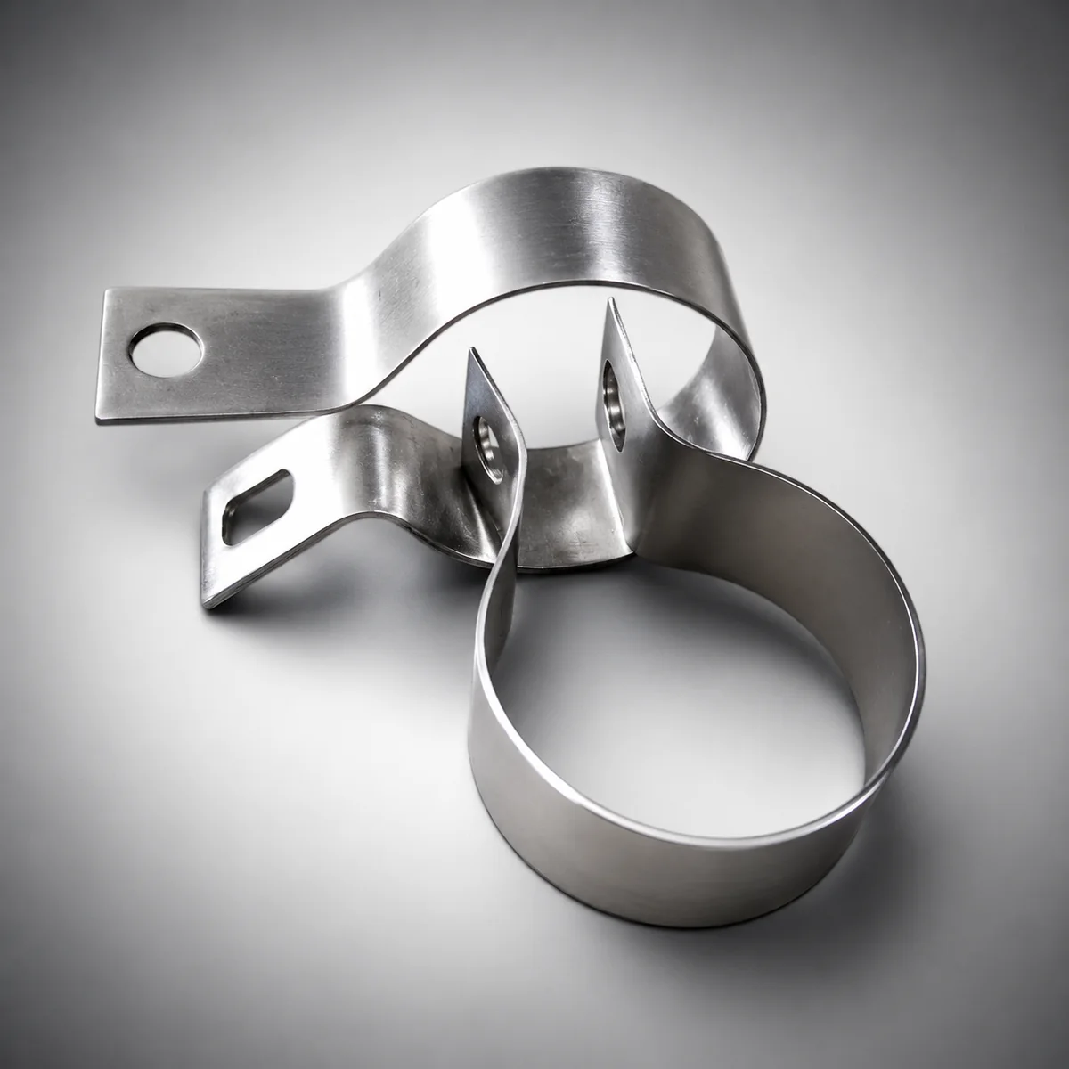 Capacitor clamps